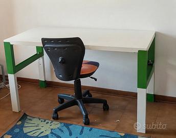 Scrivania IKEA regolabile+ Sedia Girevole