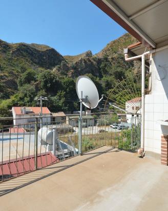 MILI - Terratetto su tre livelli, da ristrutturare