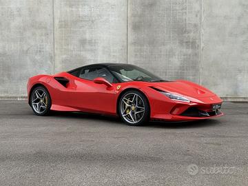 Ferrari F8 Tributo - sollevatore - volante Led