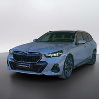 BMW Serie 5 G61 2024 Touring - 520d Touring U14200