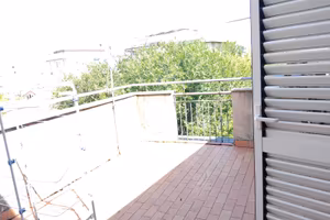 Attico con 2 terrazzi e balconi vicino al mare