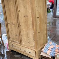 Armadio antico in legno