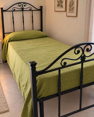 Letto singolo in ferro battuto 