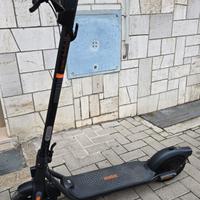 Monopattino elettrico Ninebot Kickscooter F2 E 