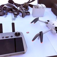 DJI Mini 4 Pro Rc2 con 3 batterie + accessori