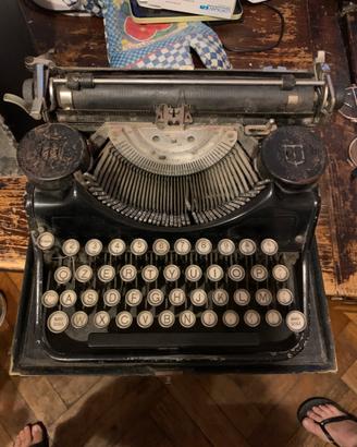 Macchina da scrivere vintage Underwood Portable