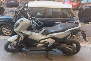 Xadv 750