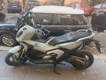 Xadv 750