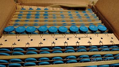 N. 470  PEZZI TERMISTORE PTC  C 830 A120 A70