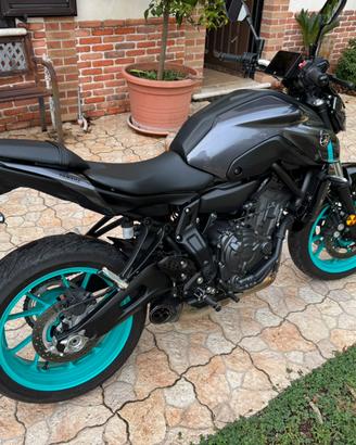 Yamaha MT-07 2025 akrapovic