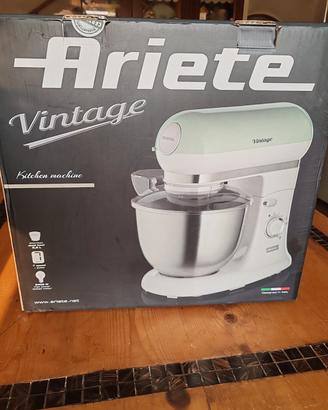 Impastatrice Ariete linea vintage color verde 