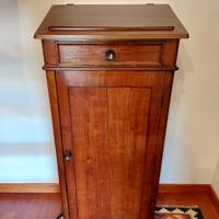 Mobile antico in legno