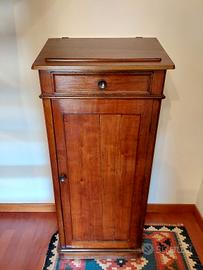Mobile antico in legno