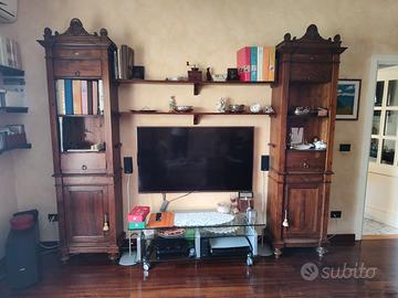 Mobile antico soggiorno con mensole integrate
