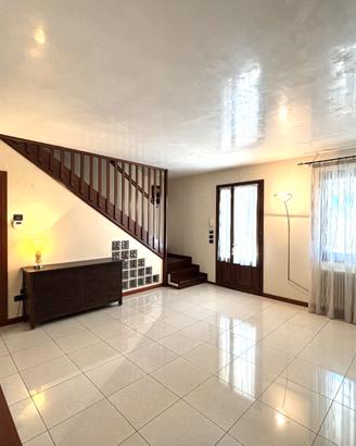 Porzione di testa in zona centrale Rif. ZX573