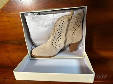 Scarpe stivaletto n.38 nuove