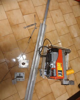 Paranco elettrico con bandiera mobile