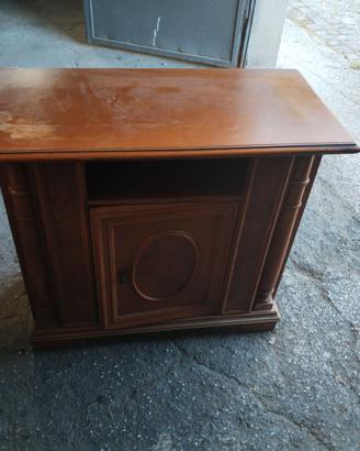 Mobile tv in legno