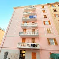 2 LOCALI A GENOVA