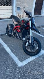 Ducati hypermotard 821