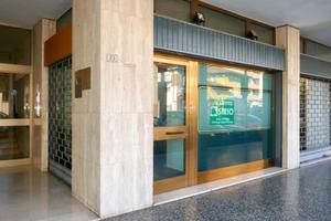 NEGOZIO VETRINATO CON VISIBILITà