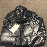 Moncler Taglia M giubbotto nero lucido