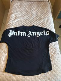 T-shirt nera oversize