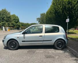 Renault Clio 1.2 8v 2002