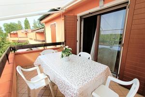 Albarella appartamento con terrazzo