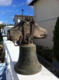 Antica campana in bronzo