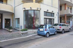 NEGOZIO A BRINDISI