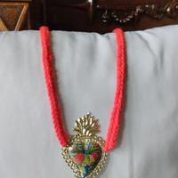 collana con cuore sacro 