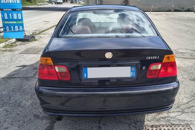 BMW318i