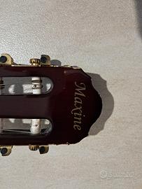 Chitarra Maxine con custodia 