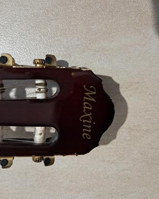 Chitarra Maxine con custodia 