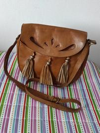 Borsa in pelle vintage riporta il logo Prada