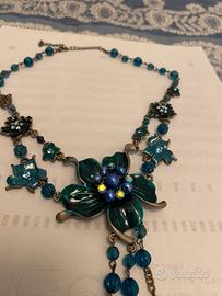 Collana smaltata fiore