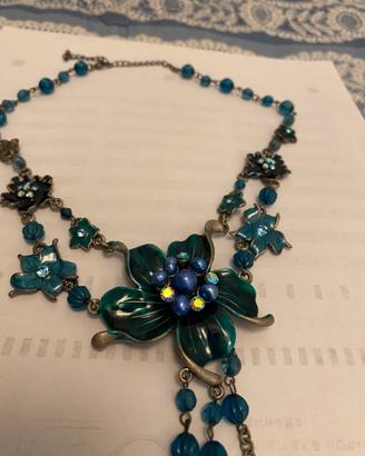 Collana smaltata fiore