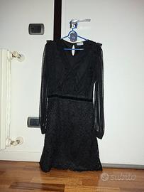 Abito nero maniche lunghe in tulle