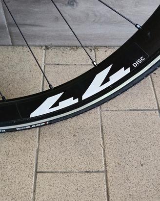 2 Cerchi alluminio 11v Shimano disc.