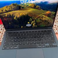 MacBook Air 13” M2 – Perfetto, ancora in garanzia