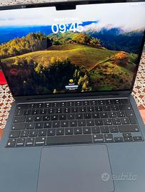 MacBook Air 13” M2 – Perfetto, ancora in garanzia