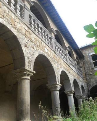 Immobile di 1200 m² con 1 locale a Tuscania