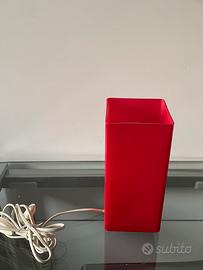 Lampada da tavolo rossa IKEA