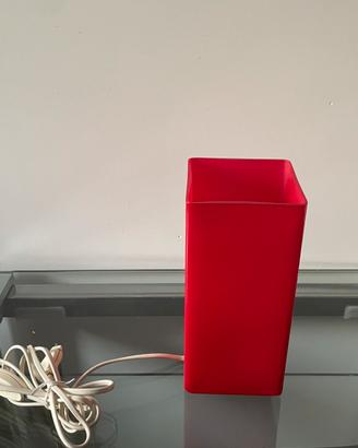 Lampada da tavolo rossa IKEA