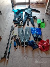 Muta subacquea e i vari accessori