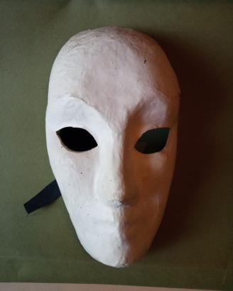 Maschera di carta pesta