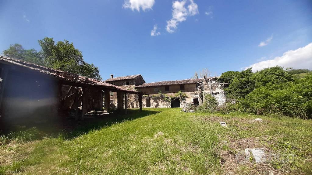 Rustico / Casale di 900 m² con più di 5 locali a M - Vista 4