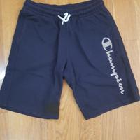 Short Champion.
Taglia 11-12 anni