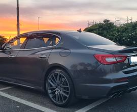 Quattroporte 2017 3.0 V6 Gransport SQ4 410cv Benz